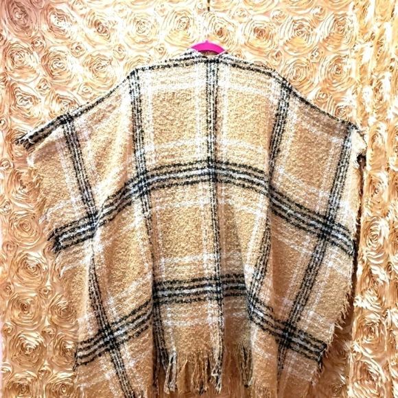 NWT 🤎 LA Express Tartan Shawl/Wrap/Poncho - Picture 3 of 6